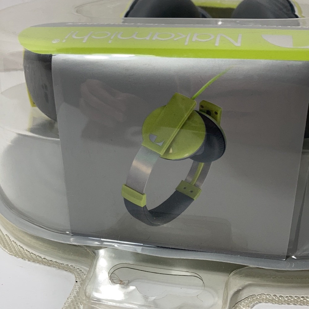 Nakamichi Amplified Stereo Headphones Wired Mic Remote Green Adjustable NWT - Picture 7 of 16